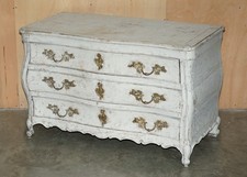ANTIGUA CÓMODA FRANCESA SERPENTINA DEL SIGLO XIX LOUIS XV PINTADA