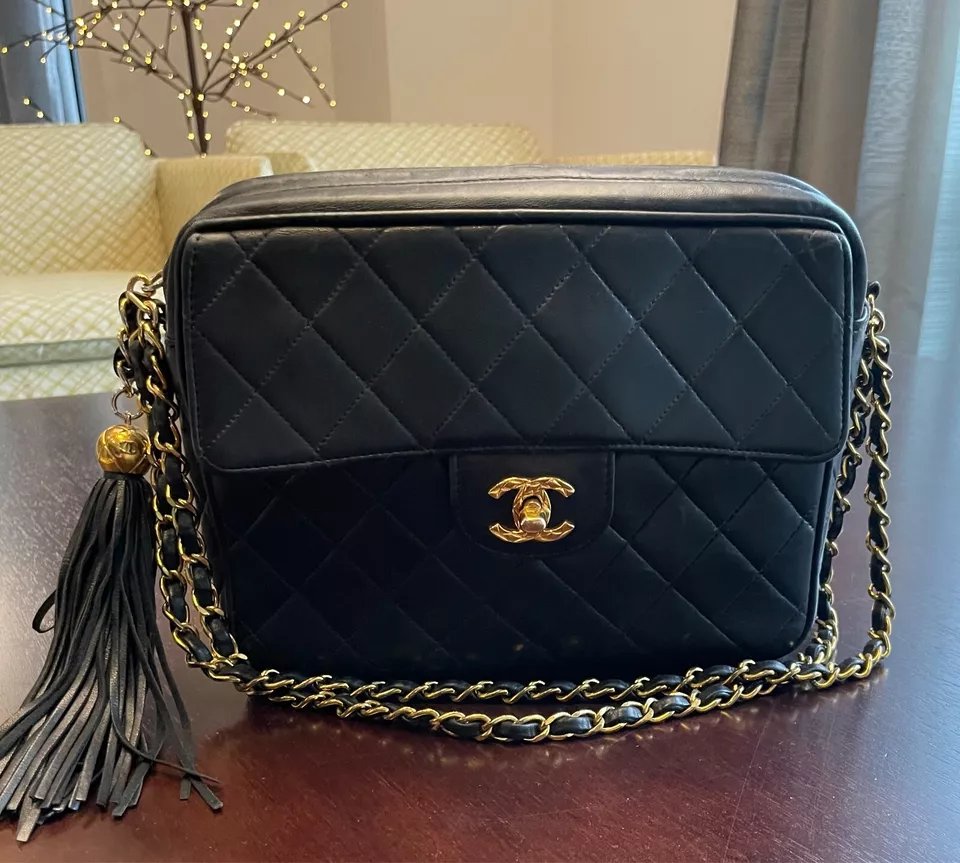 Chanel RARE Camera Flap Bag Tassel Medium - Black Leather Vintage Gold Chain CC - Image 2 of 4