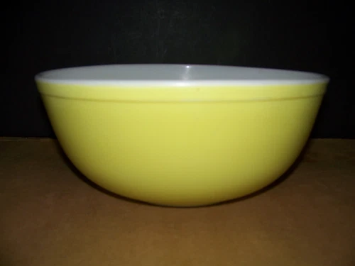 Vintage PYREX Primary YELLOW Mixing Nesting Bowl Large #404 4Qt