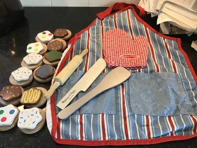 melissa and doug oven mitts