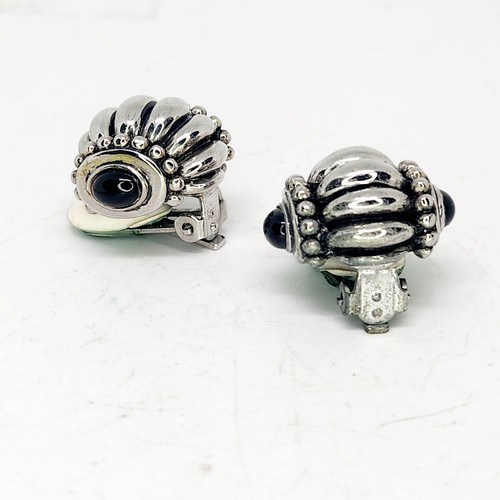 Vintage Chunky Heavy Designer Style Silver Tone Onyx Dome Groove Clip On Earring - Picture 3 of 5