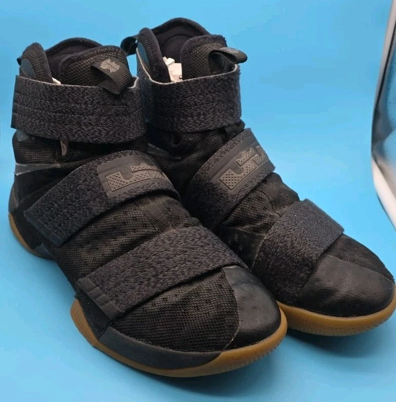 Preços baixos em Nike LeBron Soldier 10 SFG Black Gum | eBay