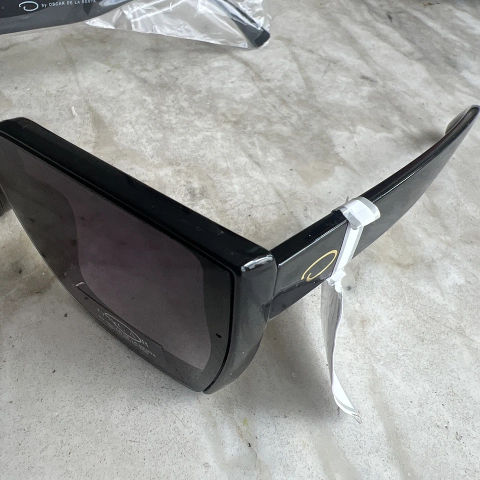 Очки солнцезащитные OSCAR DE LA RENTA Mod1383 001 защитные новые с ценниками - Изображение 3 из 4