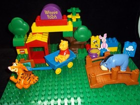 LEGO Duplo The Hundred Acre Wood #2987 PLUS 24X24 Base (Some pieces missing)
