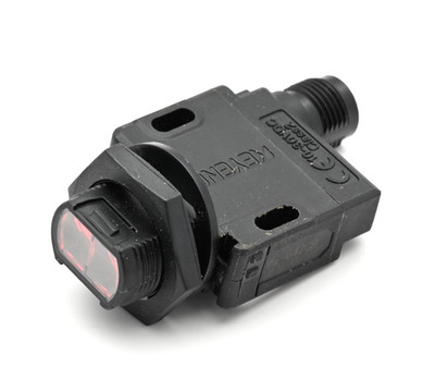 Keyence PZ-G42CB Photoelectric Sensor Threaded Mount Reflective M12 Connect