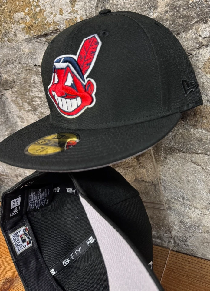 Cleveland Indians Wahoo New Era Fitted Club 59Fifty Plain Classic Solid BLACK - Image 2 of 4