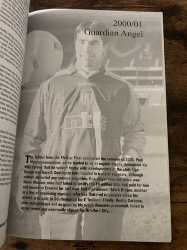 Aston Villa book FROM ONE SEASON TO THE NEXT An Astonian Odyssey Dave Woodhall - Afbeelding 5 van 6