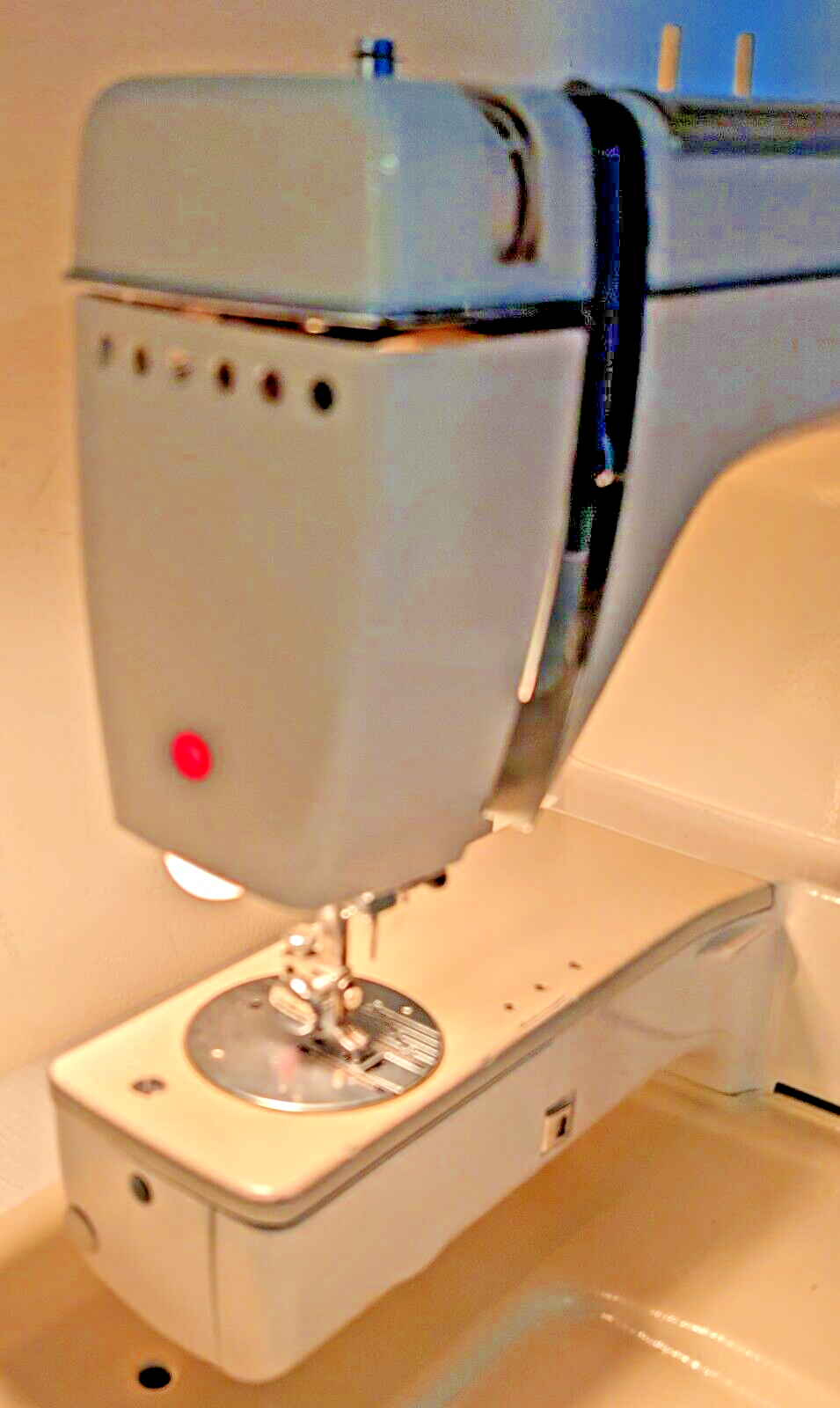 NEW HOME XLII Heavy Duty ZigZag Sewing Machine Janome. Japan. VGC