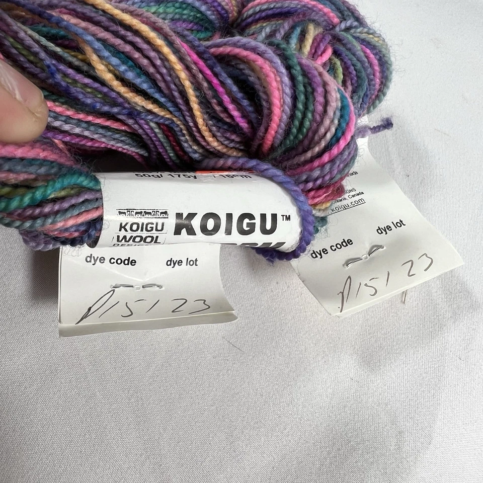 Шерстяная пряжа мериноса Koigu KPPPM лот из 2 мотков 102 г 357 ярдов с ручной росписью 151/23 - Изображение 3 из 4