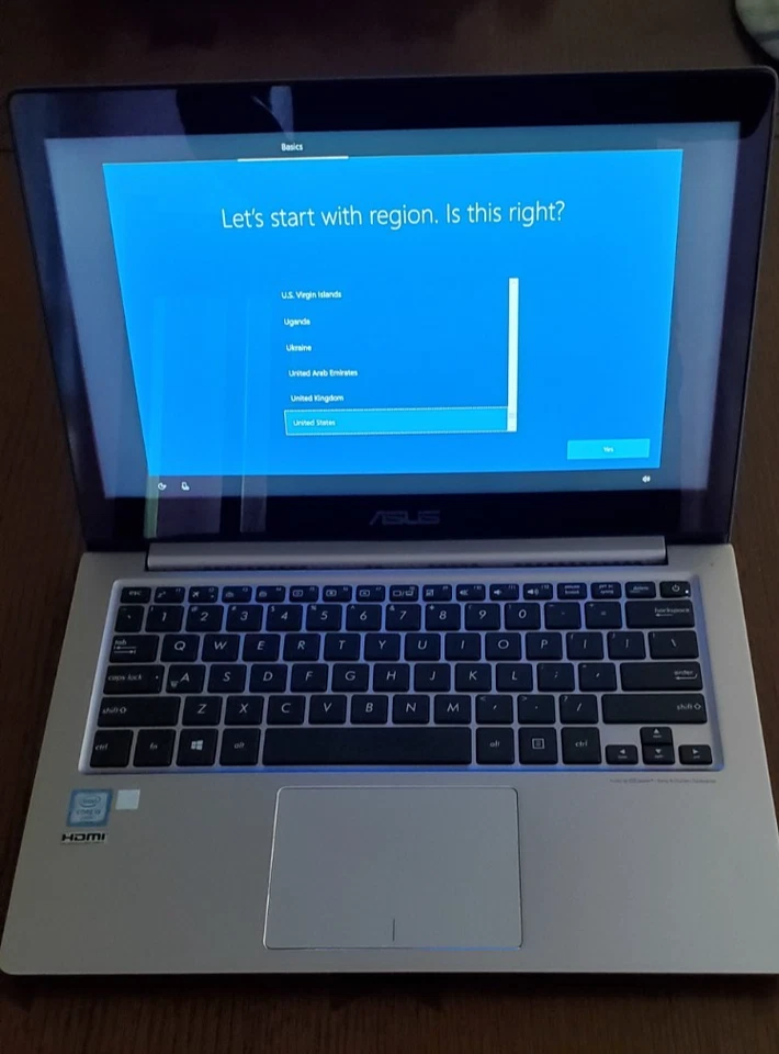 Portátil ASUS ZenBook UX303UA 13.3" FHD Pantalla Táctil, Intel i5, 8GB RAM, 256GB SSD Foto 2 de 4