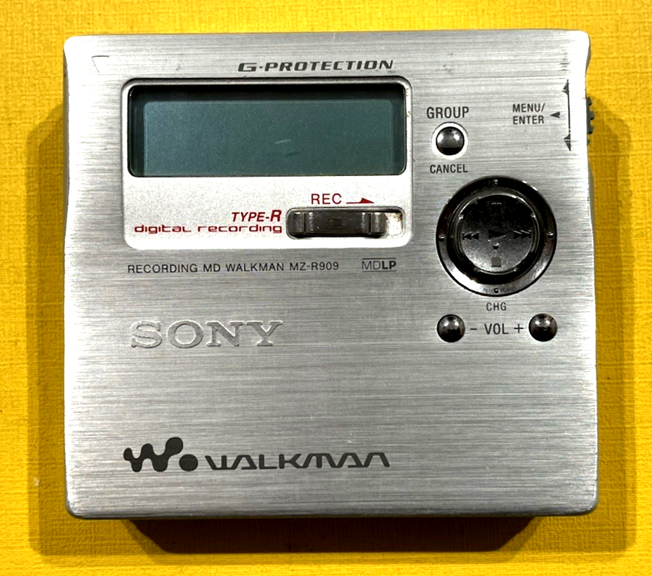 Sony MZ-R909 walkman portable MD recorder Made in Japan MiniDisk G