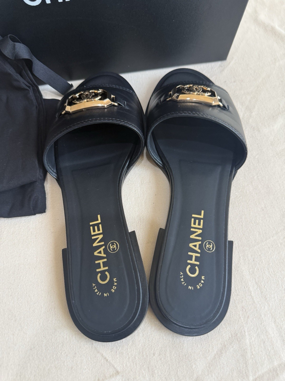 Authentic Chanel 2023 Interlocking CC Logo Slides… - image 10