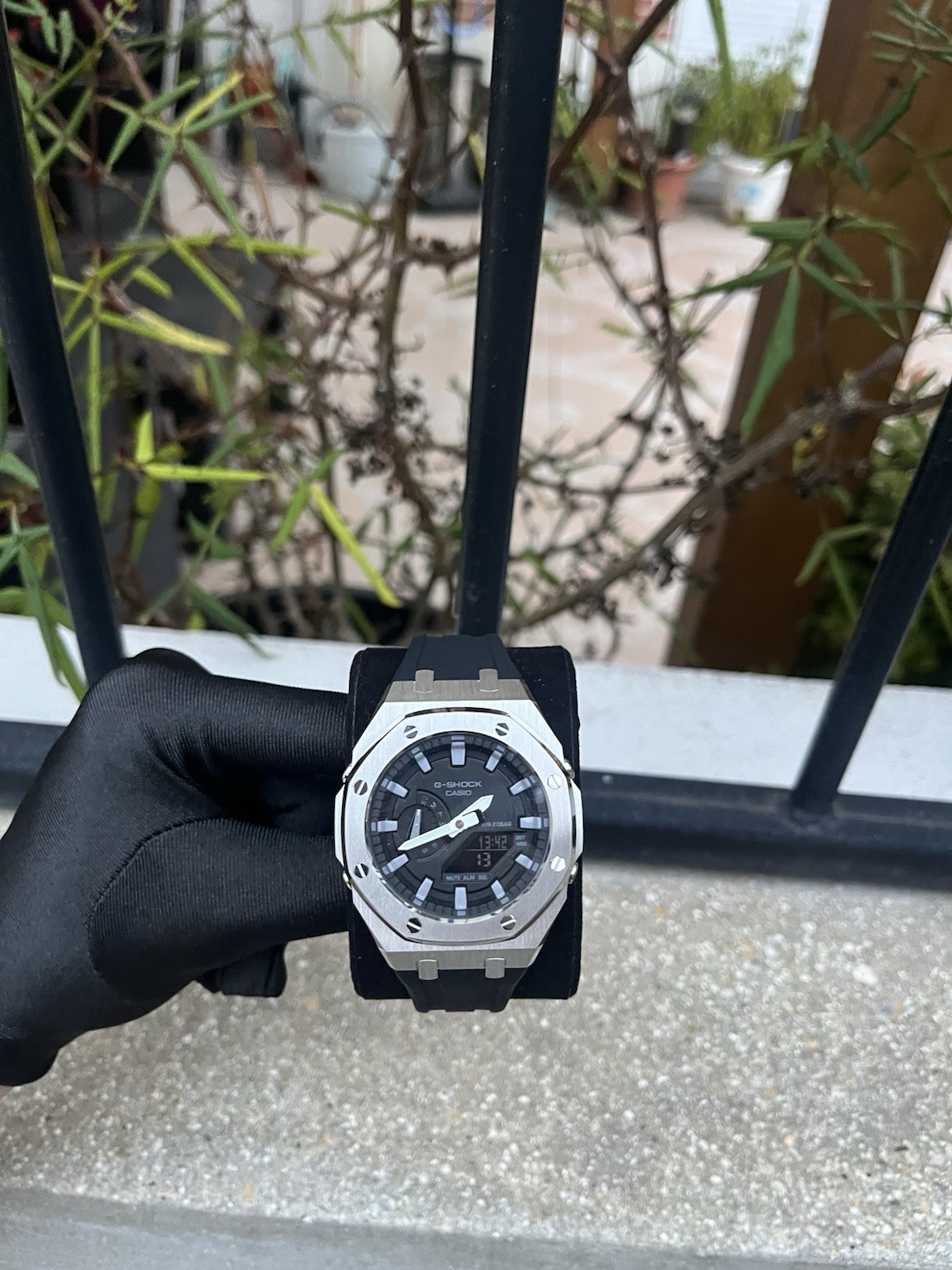 G-Shock Custom Ap Mod Montre Quartz 44mm Boîtier Acier Noir et Lunette Argent