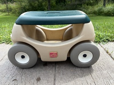 Step 2 Multi Purpose Rolling Garden Hopper Utility Seat Storage Cart Organizer