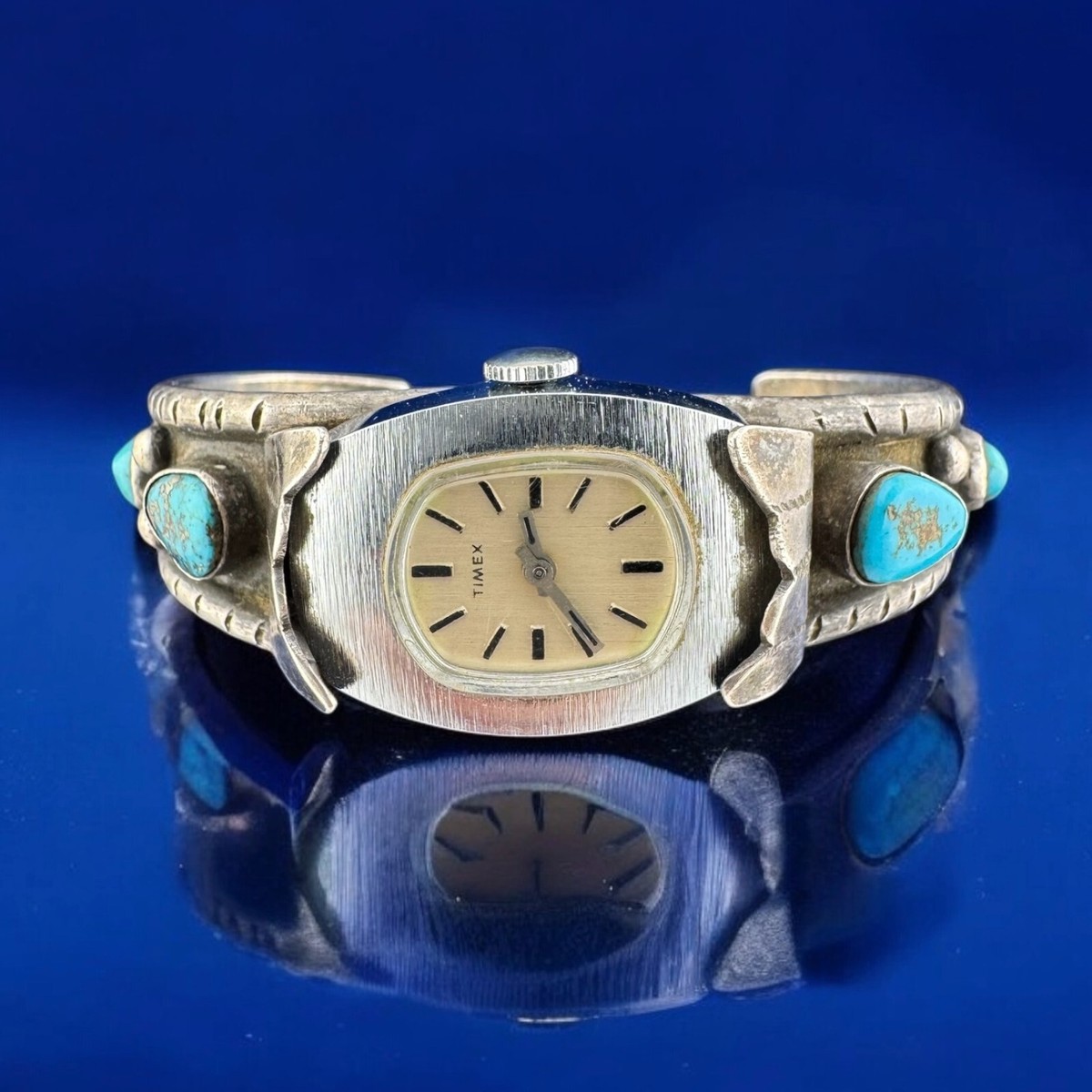 Vintage Manual Wind Timex Watch on a Silver Turquoise  display picture 3