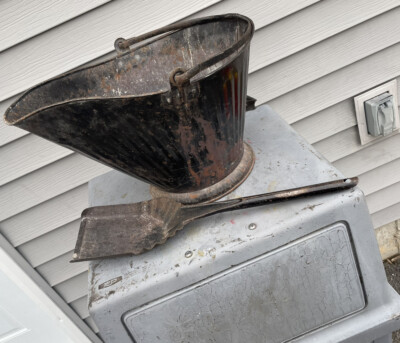 Vintage Galvanized Rib Metal #17 Coal Ash Bucket Steel Handle & helper ...