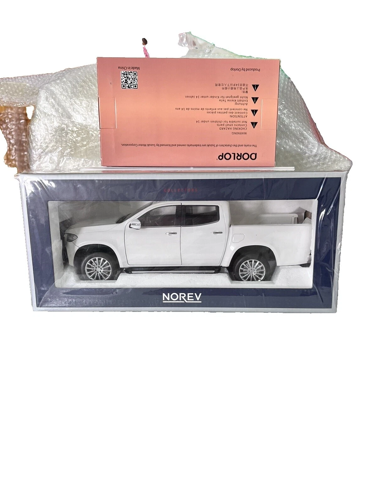 Mercedes-Benz 1:18 Scale Diecast & Toy Pickup Trucks