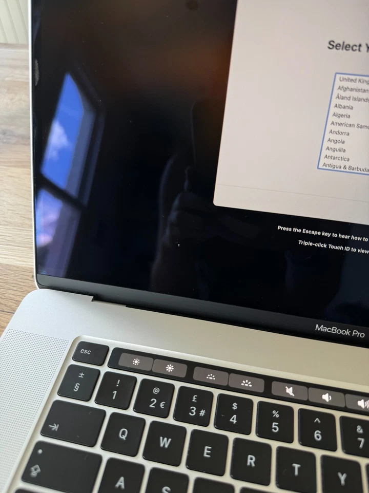 Apple MacBook Pro 16" · i9 9th gen 2.3 GHz · 16GB · 1TB, photo 4 of 5
