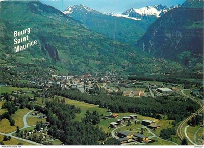 AK - 73 - Bourg Saint Maurice - Gesamtansicht - im Vordergrund Dorf