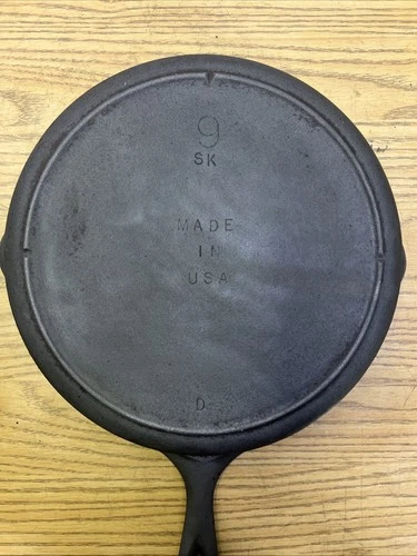 Vintage 3-Notch Lodge Cast Iron Grill Pan No 9 SK D Made In USA Restored