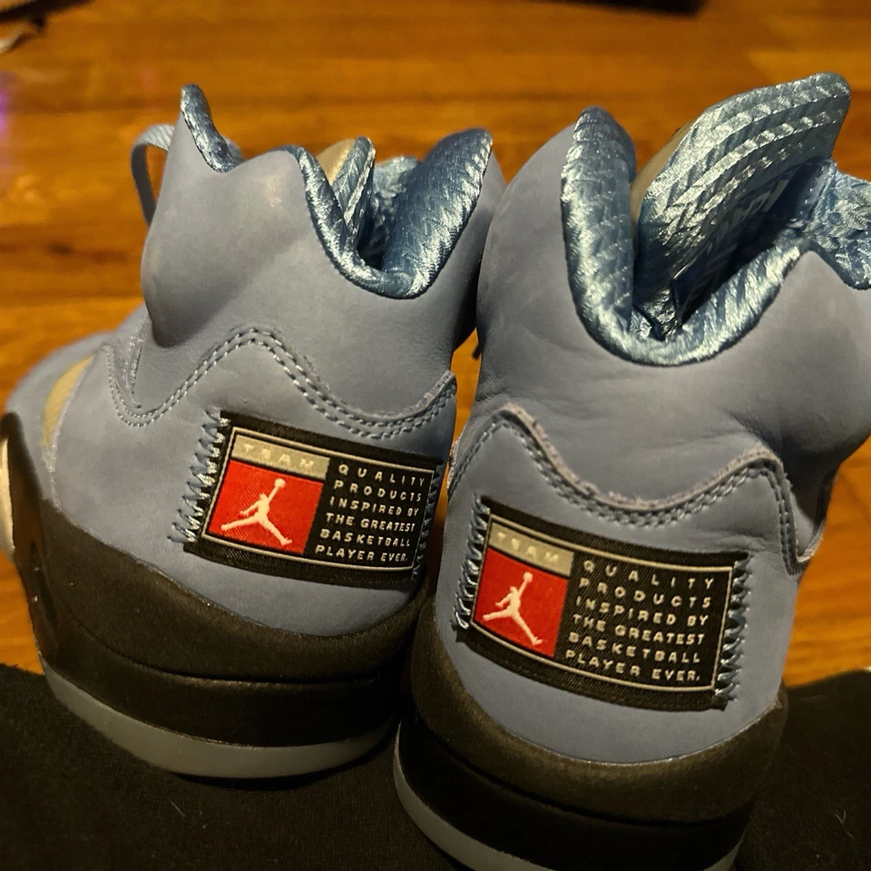 Air Jordan 5 Retro SE Mid UNC University Blue Sneakers Size 7.5 - Image 2 of 4