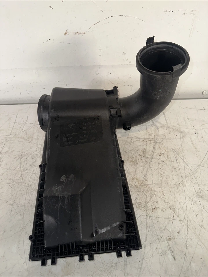 Purificador de aire normal de 3,6 L para 04-06 08-10 Porsche Cayenne OEM Foto 2 de 4
