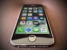 RARE Apple iPhone 5s iOS 10.3.3 16GB Space Gray - Unlocked In Box 