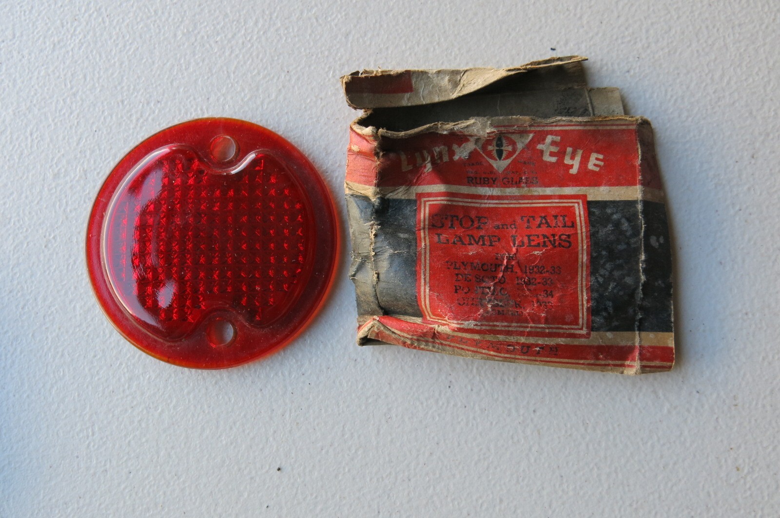 Vintage Lynx Eye Stop & Tail Light Lens for Plymouth DeSoto Pontiac (T-351)