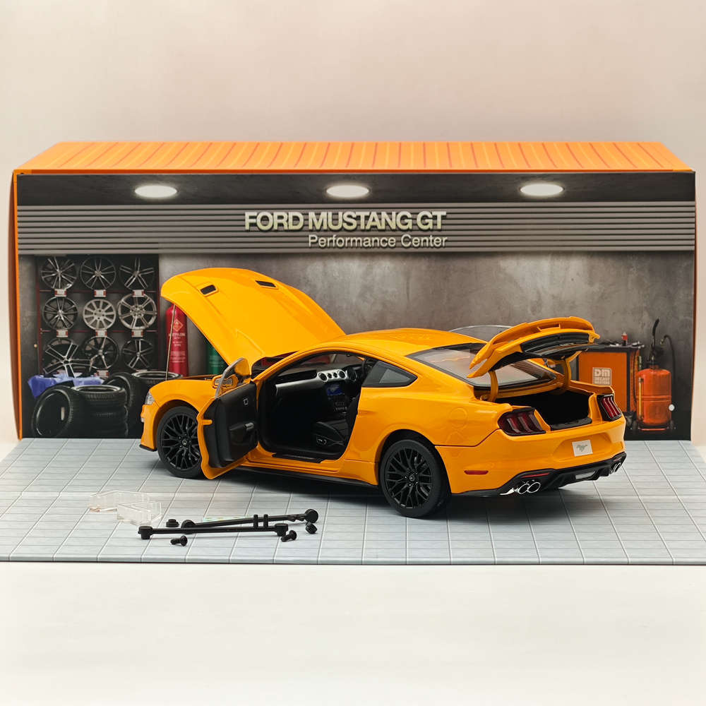 DM 1/18 Scale Model Replicas Ford Mustang GT 2019 Orange Fury RHD