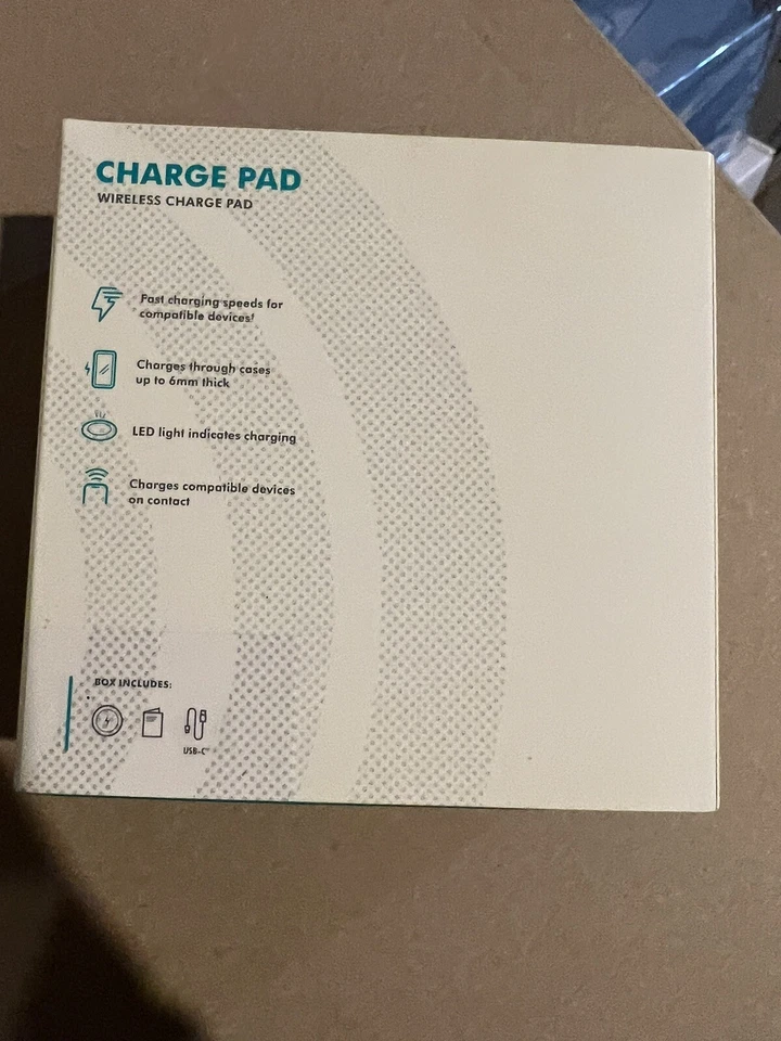 Almohadilla de carga inalámbrica Ifrogz RC400 oro rosa Foto 2 de 3