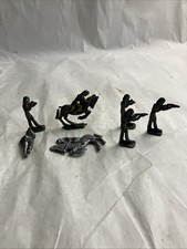 W- 7 VINTAGE LEAD ARMY MEN And Horses Great Condition-7