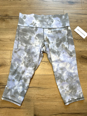 ATHLETA NWT Salutation Stash II Pocket Capri | Size 2X Blue Abstract