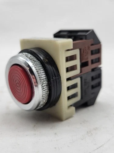 Fuji Electric AH25-F Momentary Red Pushbutton 10A 600V Panel Accessory