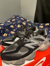 Women's Size 9.5 New Balance 9060 Black