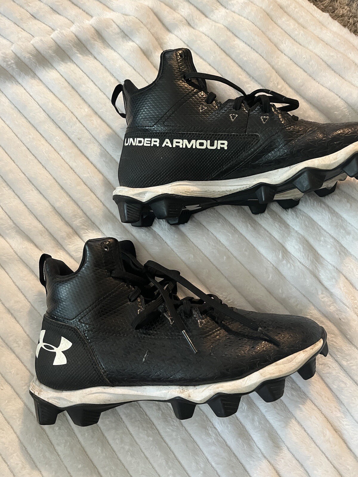 Youth Under armour shoes size 6 eBay