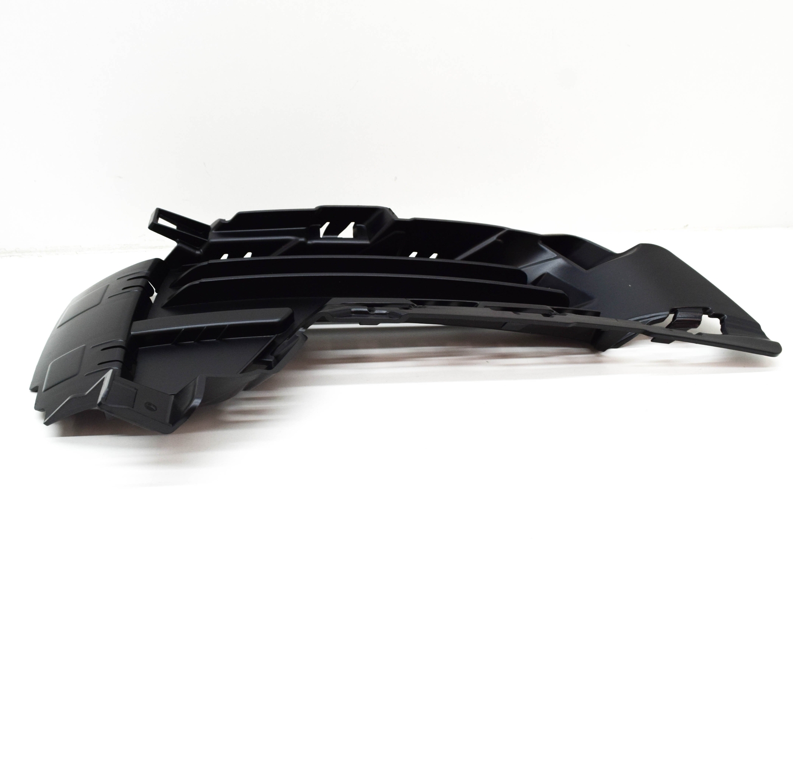 BMW X5 F15 Front Bumper Black Closed Grille Left 7307993  