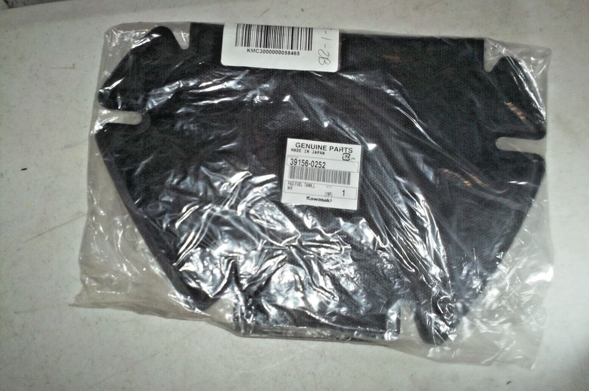 2007 KAWASAKI 39156-0252 ZX6R FUEL TANK PAD LWR ZX 600 TANK PAD ZX