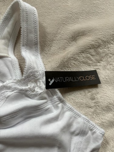 Women’s Naturally Close 2 Pack Posture Support In White. Crossback Design - Picture 5 of 9