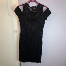 Ambiance Women’s Medium Lace Peekaboo Shoulder Dress Black (F2017)