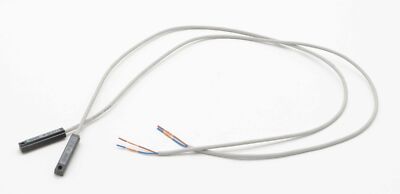 2x SMC D-Z73 DZ73 Reedschalter mit eingegossenem Kabel -unused-