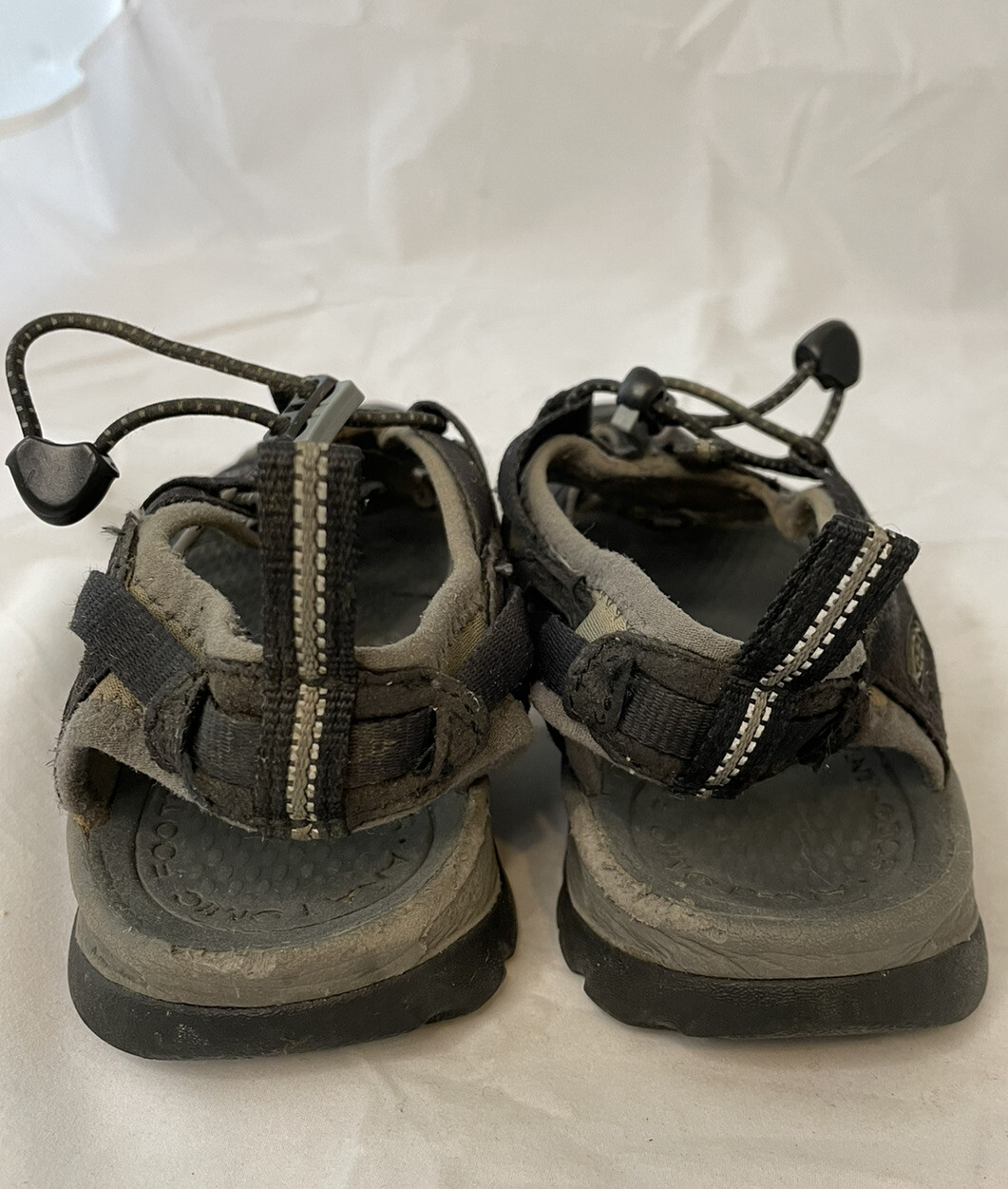 Keen Sandali Donna 7 Sussurri Impermeabili Scarpe Nero Grigio Outdoor Escursionismo