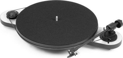 Pro-Ject Elemental USB OM5e Plattenspieler, vorverstärkt mit USB   Weiß/Schwarz