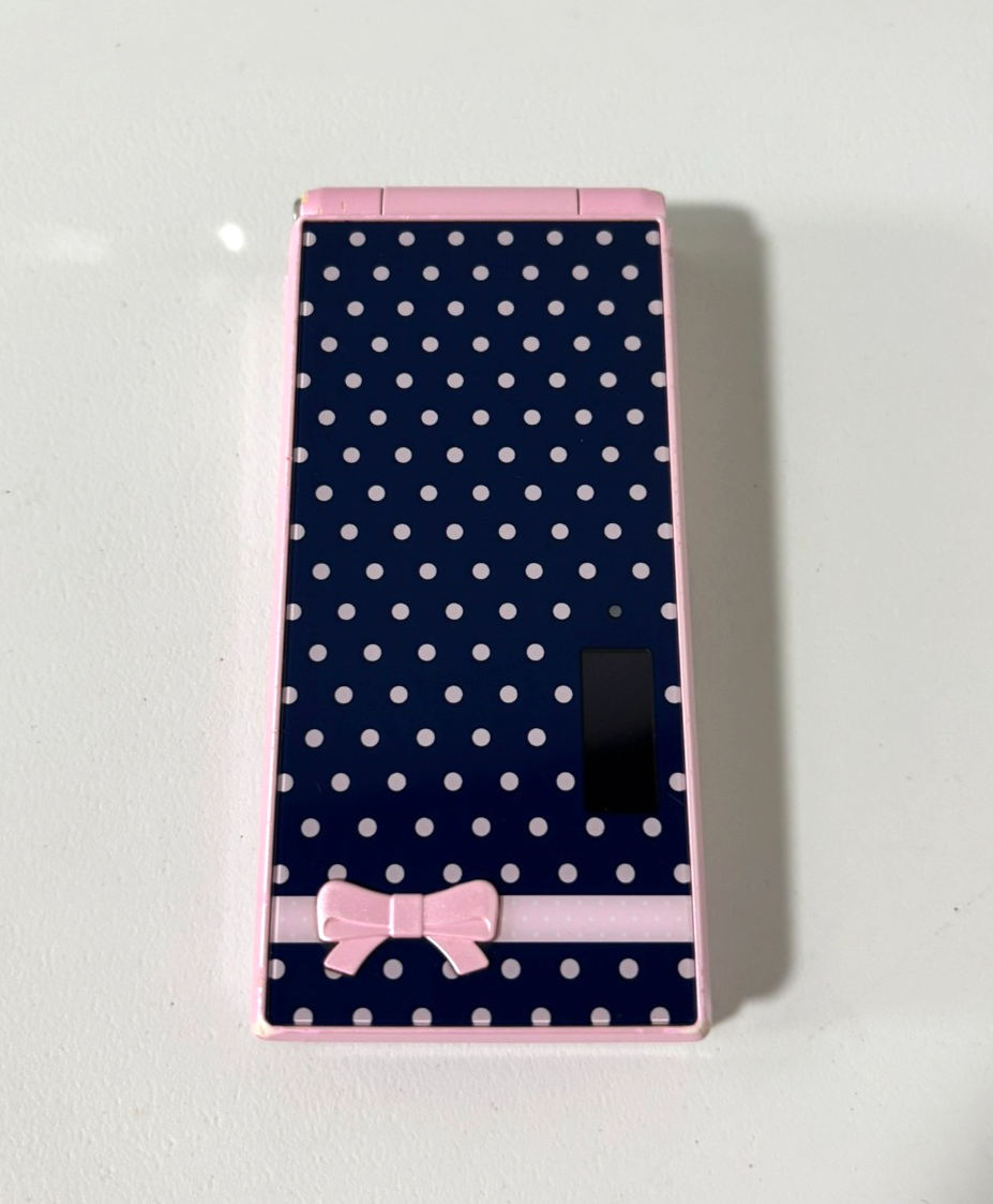 docomo F-06D Girls' Happy Pink Girls FOMA Japanese Flip Phone Near