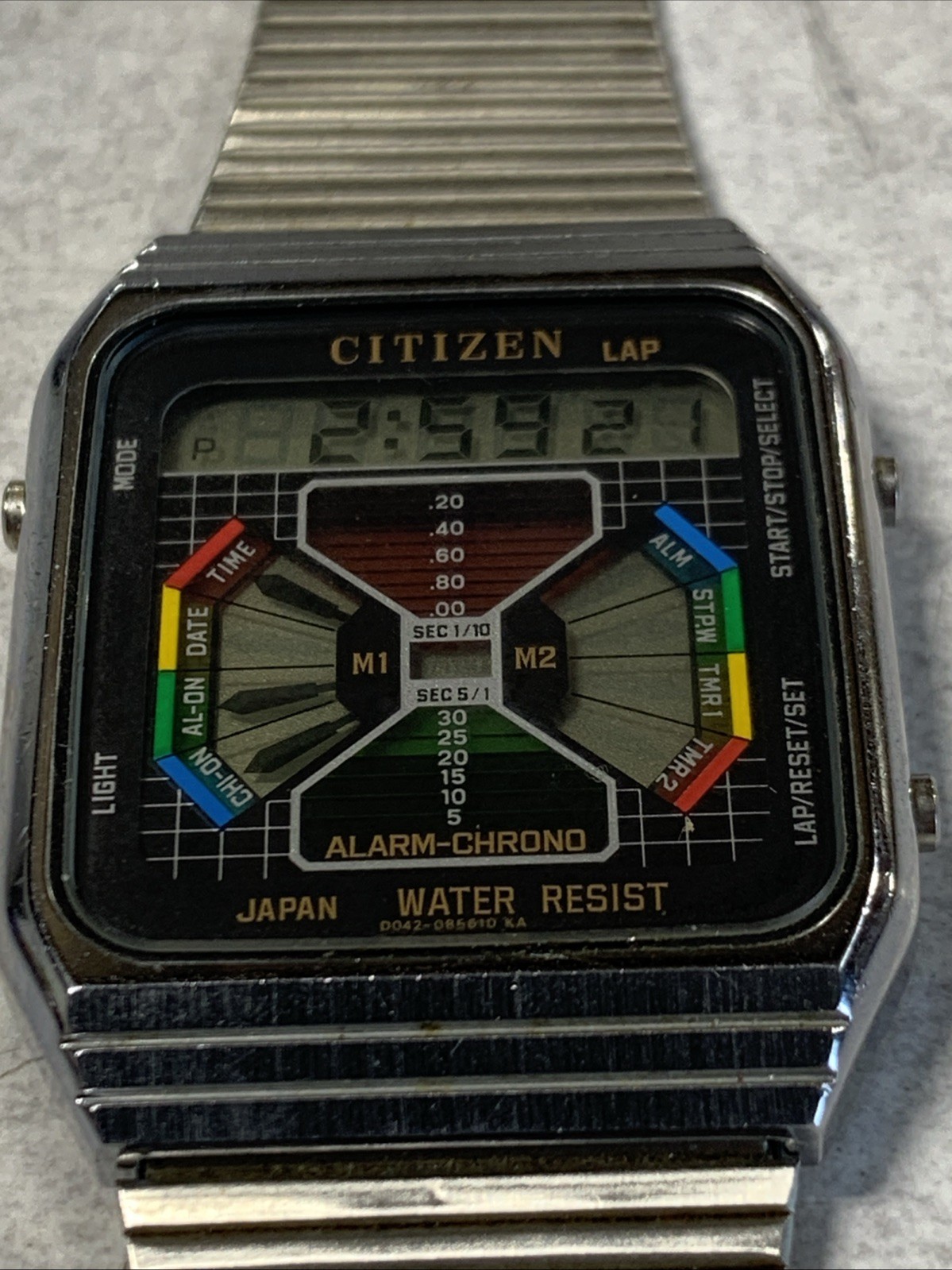 80's Vintage Citizen DQ-5152 Graphic LCD Digital Watch NOT SURE WHAT I HAVE