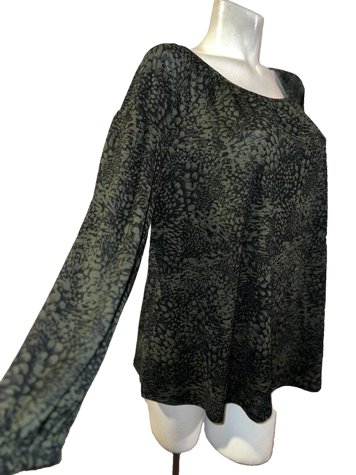 Camisa Boho Manga Larga Estampado Abstracto Verde Negro Talla Grande X 1X AVA & VIV Foto 3 de 4