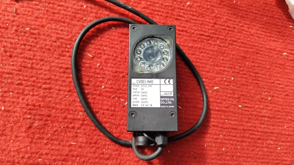 P:VT17 Optex CVSE1-N40-RA Color Area Sensor All In One Design Macro View MFGD - Image 4 of 4