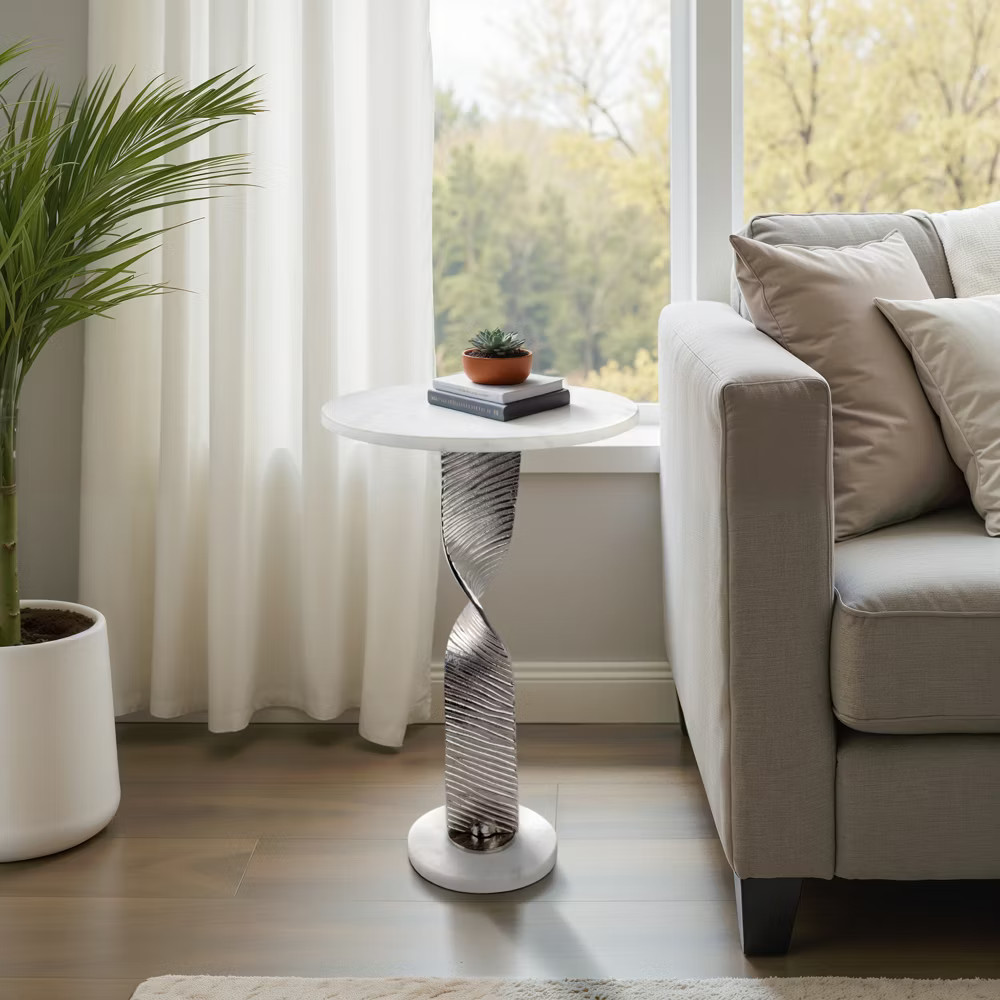 Modern End Table Side Table or Small Night Stand for Home Decor 8990₽