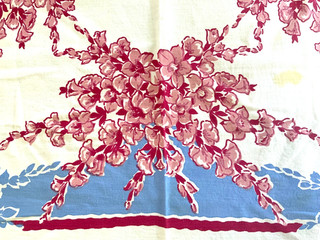 Vtg Small 1950’s Printed Cotton Red Blue Floral Tablecloth 32” x 36”