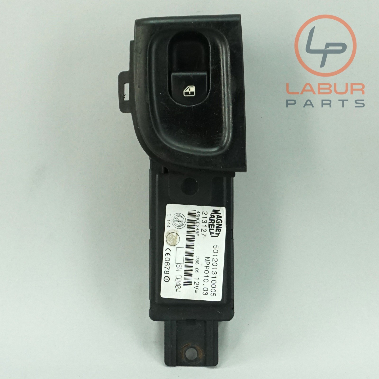 M139 03-13 Maserati Quattroporte Front Right Passenger Door Window Switch B1015