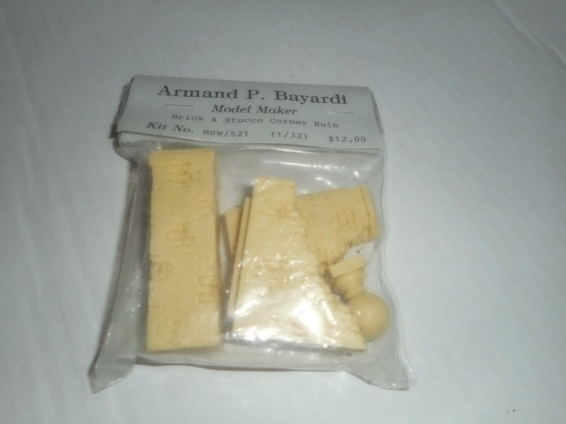 ARMAND P. BAYARDI MSW/51, 1/32 BRICK & STUCCO CORNER RUIN RESIN MODEL